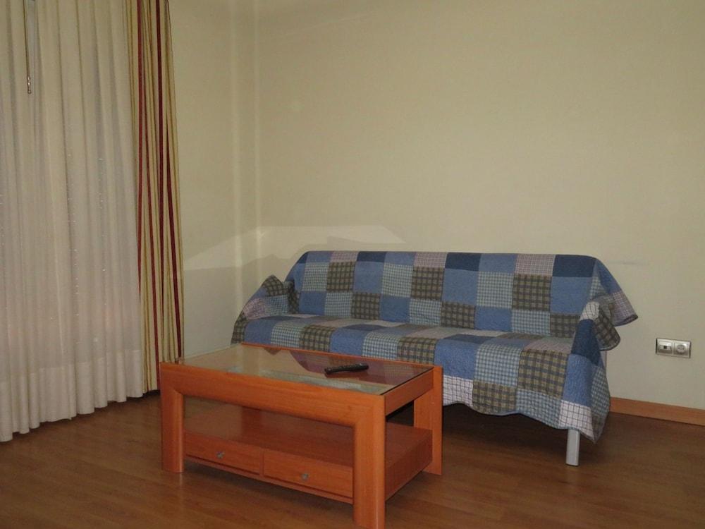 Pension Calfred II Logroño Exteriér fotografie